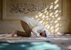 ما حكم الصلاة قبل الأذان؟ العلماء تجيب