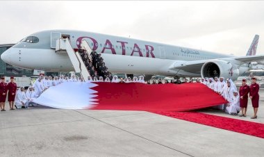 الأنباء العالمية: قطر للطيران تُضحِّي بموظفيها وتُواصِل رحلاتها الخاسرة حول العالم
