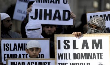 بعد سقوطها في فخّ الإسلام السياسي.. كيف دفعت أوروبا ثمن احتضانها للإسلاميين؟