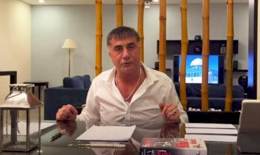 رافعًا رايات فساد العدالة والتنمية..