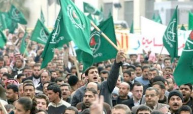 إنشاء مؤسسة مرسي في أميركا لغسيل سمعة الجماعة بأموال قطر.. ما القصة؟