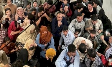 هنا قطر حيث التناقضات..قيادات طالبان في القصور واللاجئون الأفغان في ملاجئ دون طعام ولا دواء