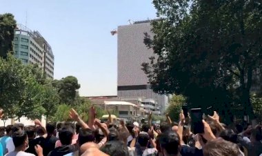 لتزايد الأزمات.. الاحتجاجات الشعبية في إيران تتصاعد