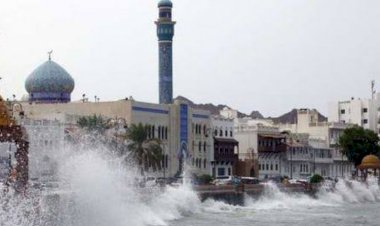 إعصار شاهين يوقف الحياة في سلطنة عمان وتقارير حول خسائر واسعة