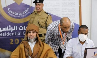 نجل القذافي يتقدم بأوراق ترشُّحه إلى الرئاسة الليبية.. ما فرص فوزه؟