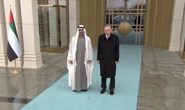 الإندبندنت التركية .. زيارة الشيخ محمد بن زايد حدث تاريخي يُوقف انهيار الليرة التركية