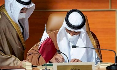 كاتب روماني يكشف كيف زوَّرت قطر 100 وثيقة للسطو على أراضٍ من البحرين؟