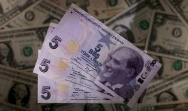 ترنح الليرة التركية.. وصحيفة ألمانية: أردوغان يكرر نفس قراراته الفاشلة لخنق الاقتصاد