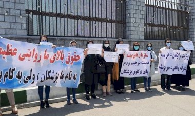 4 آلاف طبيب يفرون من جحيم إيران.. تَرَدٍّ اقتصاديّ وعقوبات واحتجاجات لا تتوقف