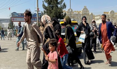 أفغانستان.. كيف حرمت طالبان النساء من وظائفهن لتلقي بهن للأعمال الشاقة؟