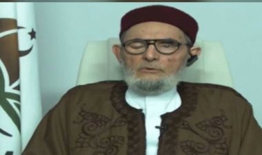 احتدام خلافات الجماعة..  قيادي إخواني يهاجم مفتي الدم