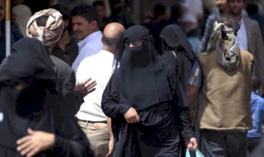 عصور الظلام.. قمع الحوثي لنساء اليمن يهدد بتفاقُم الوضع الإنساني