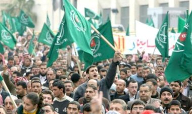 مهران القباطي.. قصة أخطر ذراع يخدم أجندات إخوان اليمن