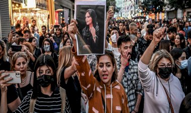 إيران.. مقاطع تكشف وحشية الأمن والحكومة تدعي التحقيق مع الجناة من الشرطة