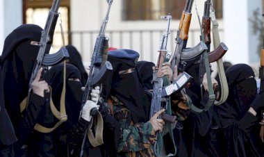 سيرًا على خطى داعش.. منظمات حقوقية تتهم ميليشيا الحوثي بانتهاك حقوق نساء اليمن