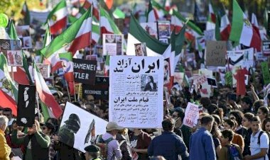 انتهى وقت التهدئة.. انقسام الثوري الإيراني وخامنئي وإعدام المتظاهرين.. ماذا تواجه إيران في 2023؟