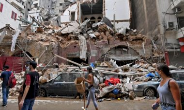 المونيتور : طالباً للعدالة.. صدامات بين عائلات ضحايا انفجار مرفأ بيروت والشرطة