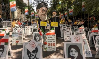 احتجاجات متصاعدة.. سيناريو انهيار العملة الإيرانية أمام الدولار الأميركي