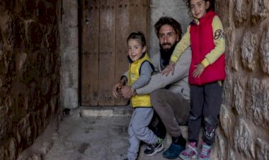 الناجون من الزلزال يلجأون للمناطق الأثرية بعد فشل الحكومة التركية في توفير سكن لهم