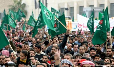 التقارب التركي المصري.. شباب الإخوان يطالبون القيادات بملاذات آمنة لهم خارج إسطنبول