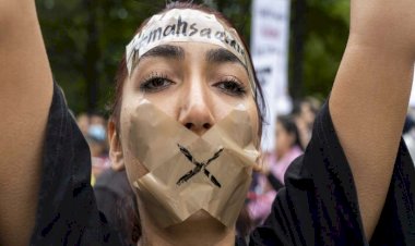 وثائق مسربة تكشف تجسُّس النظام الإيراني على المشاهير المشاركين في الاحتجاجات