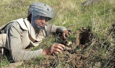 أهداف ودلالات إطلاق إستراتيجية مكافحة الألغام في العراق؟