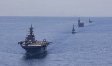 محلل سياسي يمني :هناك خسائر كبرى تواجه شركات الشحن الدولي بسبب الحوثي