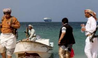 تهديدات الحوثي تهدد أمن واستقرار الملاحة الدولية.. ما تداعيات ذلك؟