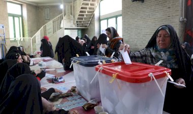 المعركة الانتخابية تشتعل: إيران على مفترق طرق