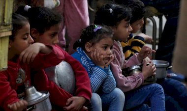 مأساة غزة: الجوع يخطف أرواح الأطفال وسط الحصار