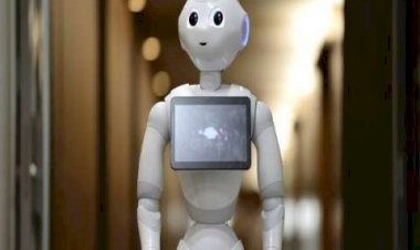 للمرة الأولى.. العلماء يبتكرون روبوت ضاحك مصنوع من الجلد البشري