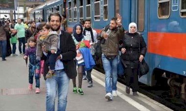 السوريون في أوروبا.. بين أمل العودة ومخاطر الترحيل