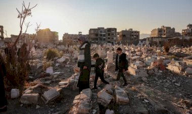 بين الضغوط والوعود.. الولايات المتحدة تخفف القيود على سوريا وتلتزم بالعقوبات