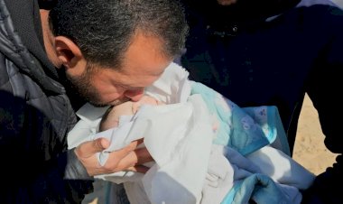 وفاة أطفال غزة من البرد القاسي.. مأساة إنسانية تهز الضمير العالمي