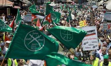 محلل سياسي أردني: قرار حظر الإخوان خطوة استراتيجية لحماية الأمن الوطني ومصير نوابهم رهن التقييم