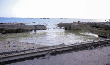 بلومبرج: هدنة ترامب لا تصل إلى البحر.. سفن عالقة وبحّارة في المجهول قبالة اليمن