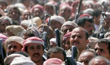 محلل يمني: الحوثيون ينفذون أجندة إيرانية ويغامرون بجرّ اليمن لصراع إقليمي مفتوح