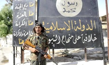 تهديد وجودي في قلب دمشق.. باحث سياسي يحذر من تمدد داعش فكريًا وجغرافيًا