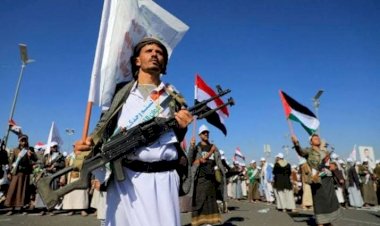 حاصروه وقصفوا منزله.. الحوثيون يُعدمون معلّم القرآن