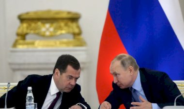 تهديد أم تصعيد.. ترامب يُصدر أوامر بتحريك غواصات نووية بالقرب المياه الإقليمية الروسية