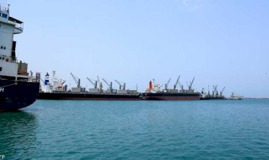 ميناء الحديدة تحت النار.. إسرائيل والحوثيون يجرّان البحر الأحمر إلى مواجهة مفتوحة