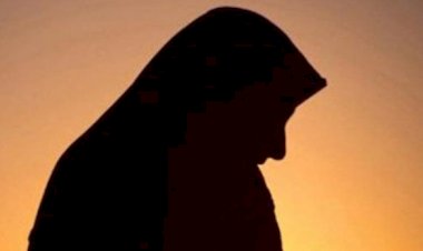 ما حكم خروج المرأة بعد وفاة زوجها؟