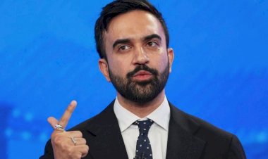 مسلم أربك المؤسسة الأمريكية.. كيف قلب ممداني موازين السباق إلى عمدة نيويورك؟