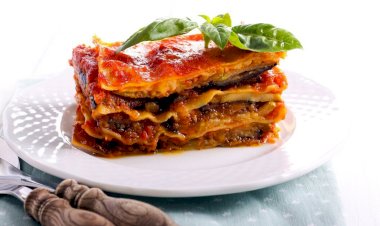 لازانيا الباذنجان الصحية.. مزيجٌ شهيّ وخفيف