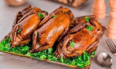 الأرز المعمر بالحمام المحشي.. طبق الفخامة المصري