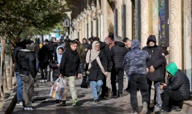 من البازار إلى الشارع.. إيران تحت ضغط الغضب المعيشي والقبضة الرقمية