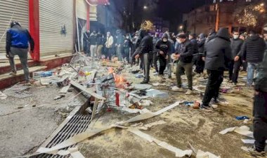 خبير : احتجاجات إيران تنتقل من المعيشة إلى الصدام السياسي المباشر