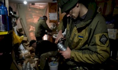 طائرات مسيّرة أوكرانية تتحول من سلاح قاتل إلى شريان إمداد للخطوط الأمامية