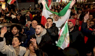 بين سقوط النظام وأمل الدولة.. هل تعود الديمقراطية لإيران مرة أخرى؟