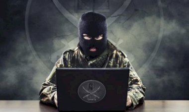 خبير أمن المعلومات: الجماعات الإرهابية حولت الإنترنت والذكاء الاصطناعي إلى أدوات تجنيد متطورة